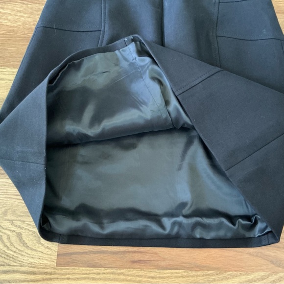 Karen Miller Essential Techno Woven Skirt Size 4 Black - Picture 4 of 9